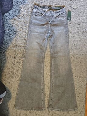 wild fable Mid Rise Flare Curvy Fit Jeans Light Gray Wash New With Tags